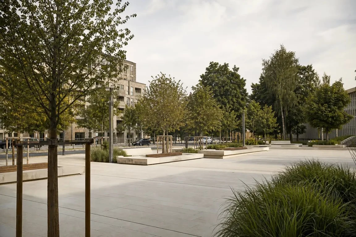 Place des Artisans Lille, vue d’ensemble d’un parvis arboré à Lille-Sud