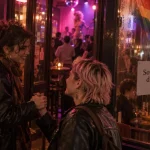 Entrée Lille gay bars, néon rose et ruban arc-en-ciel