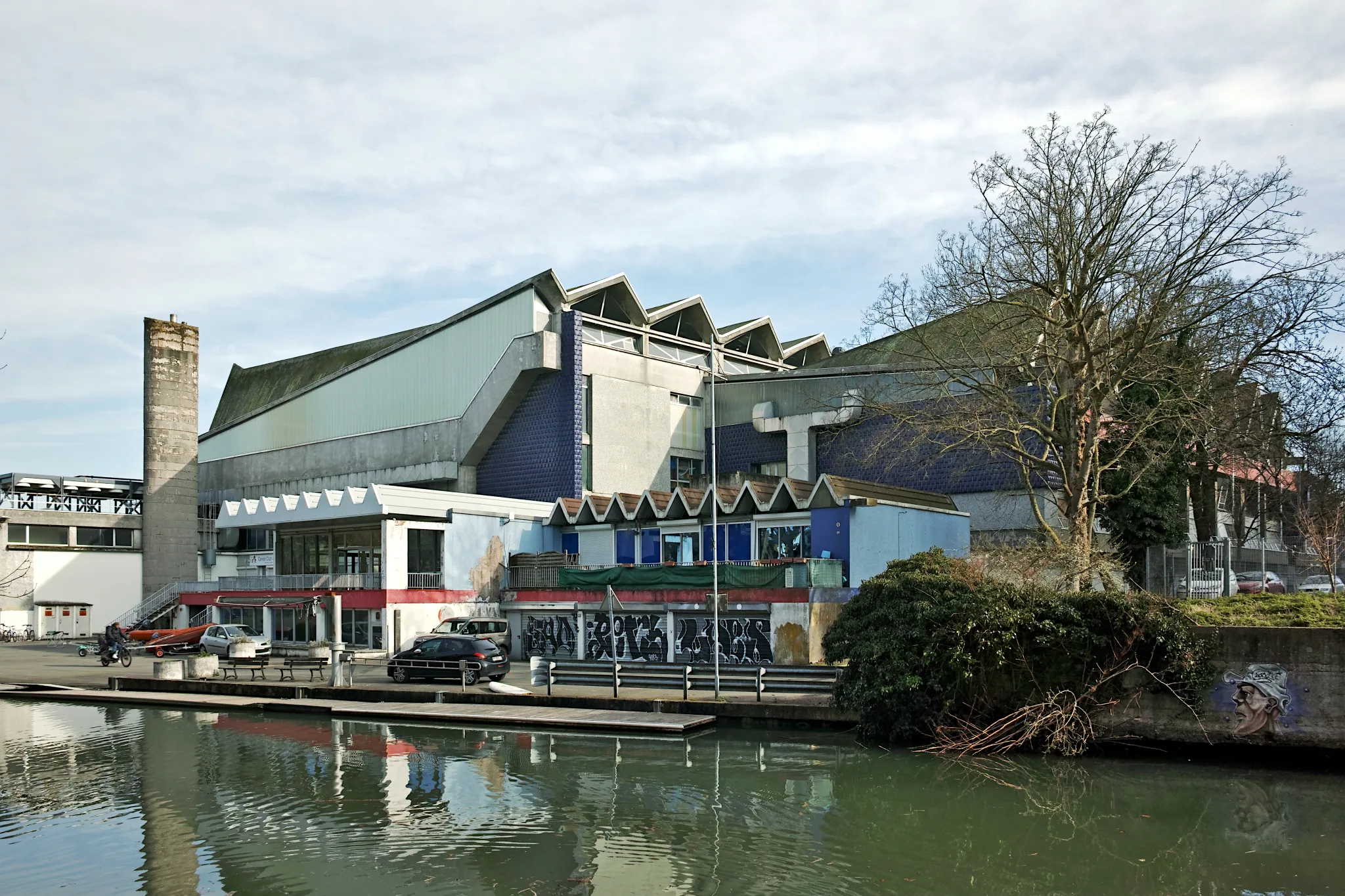 Vue de la piscine Marx Dormoy aux Bois-Blancs en février 2024